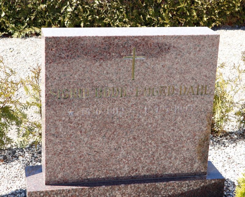 Sigrid Bodil Foged Dahl  f. 17.06.1912. d. 07.07.1993.JPG